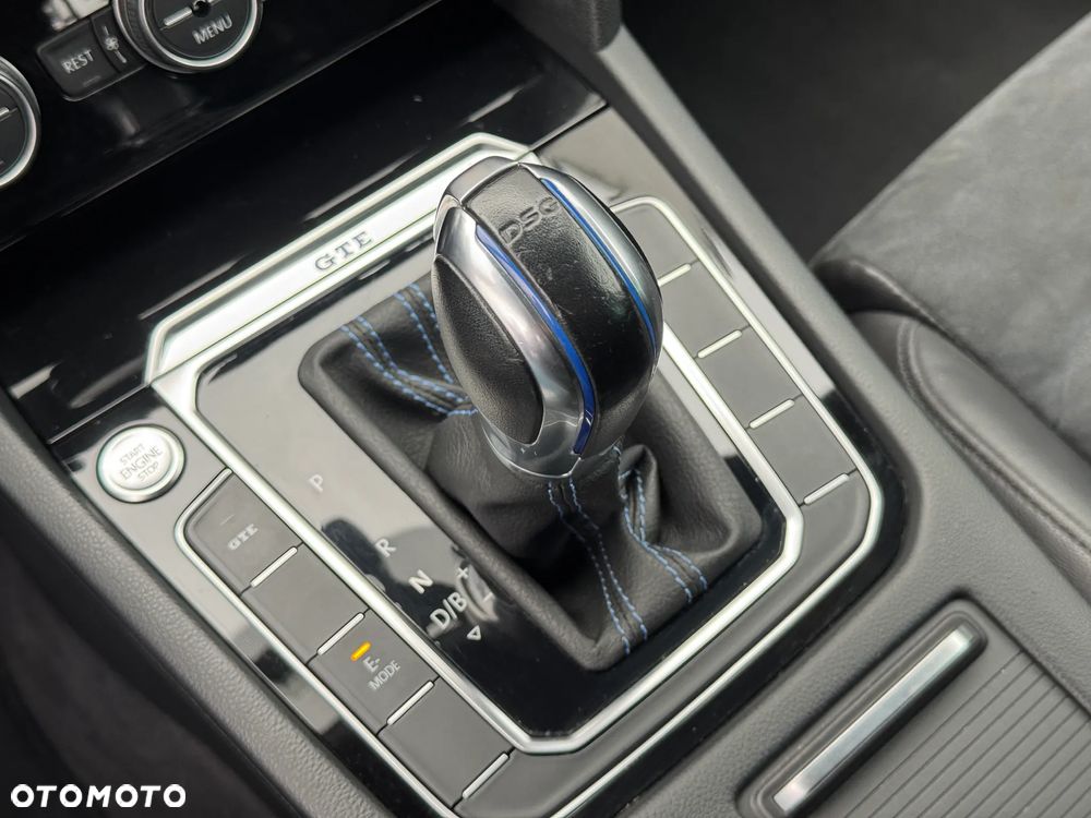 Volkswagen Passat - 31