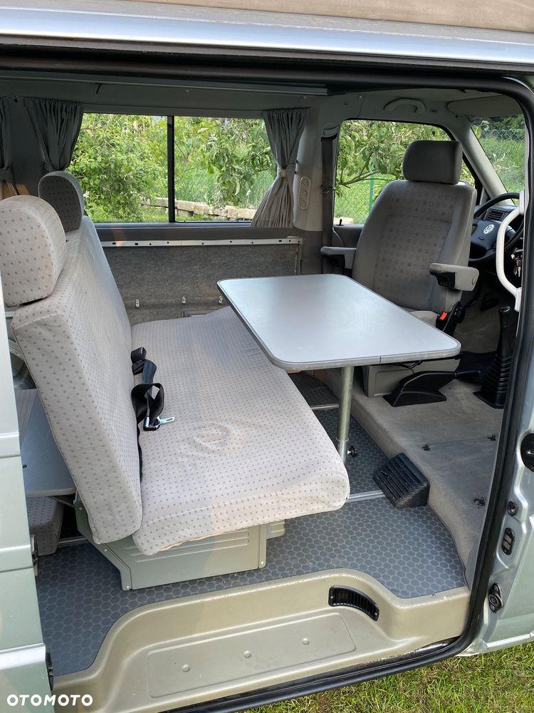 Volkswagen Caravelle - 6