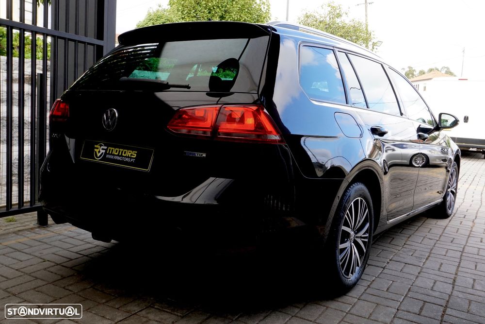 VW Golf 1.6 TDi Highline - 29