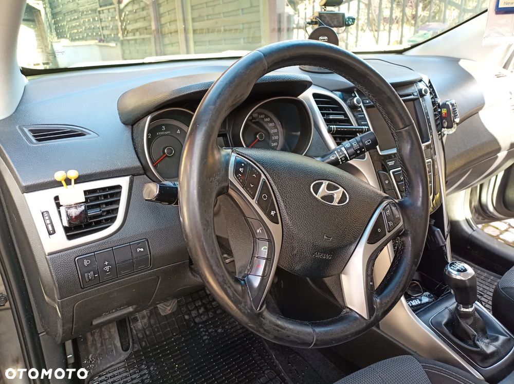 Hyundai i30 1.6 CRDi Classic + - 12