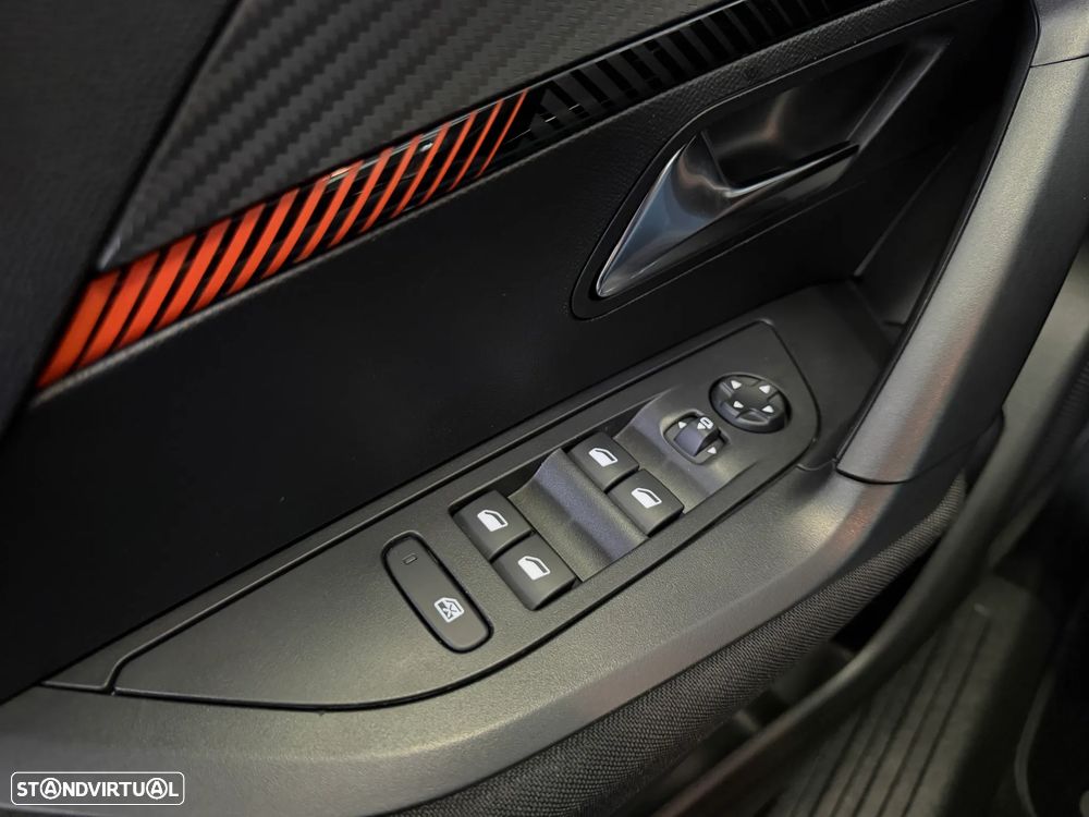 Peugeot e-2008 50 kWh Active Pack - 29