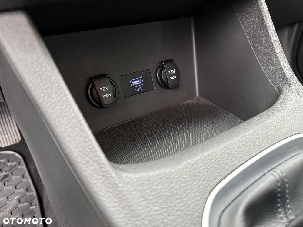 Hyundai i30 1.5 DPI Classic + - 28