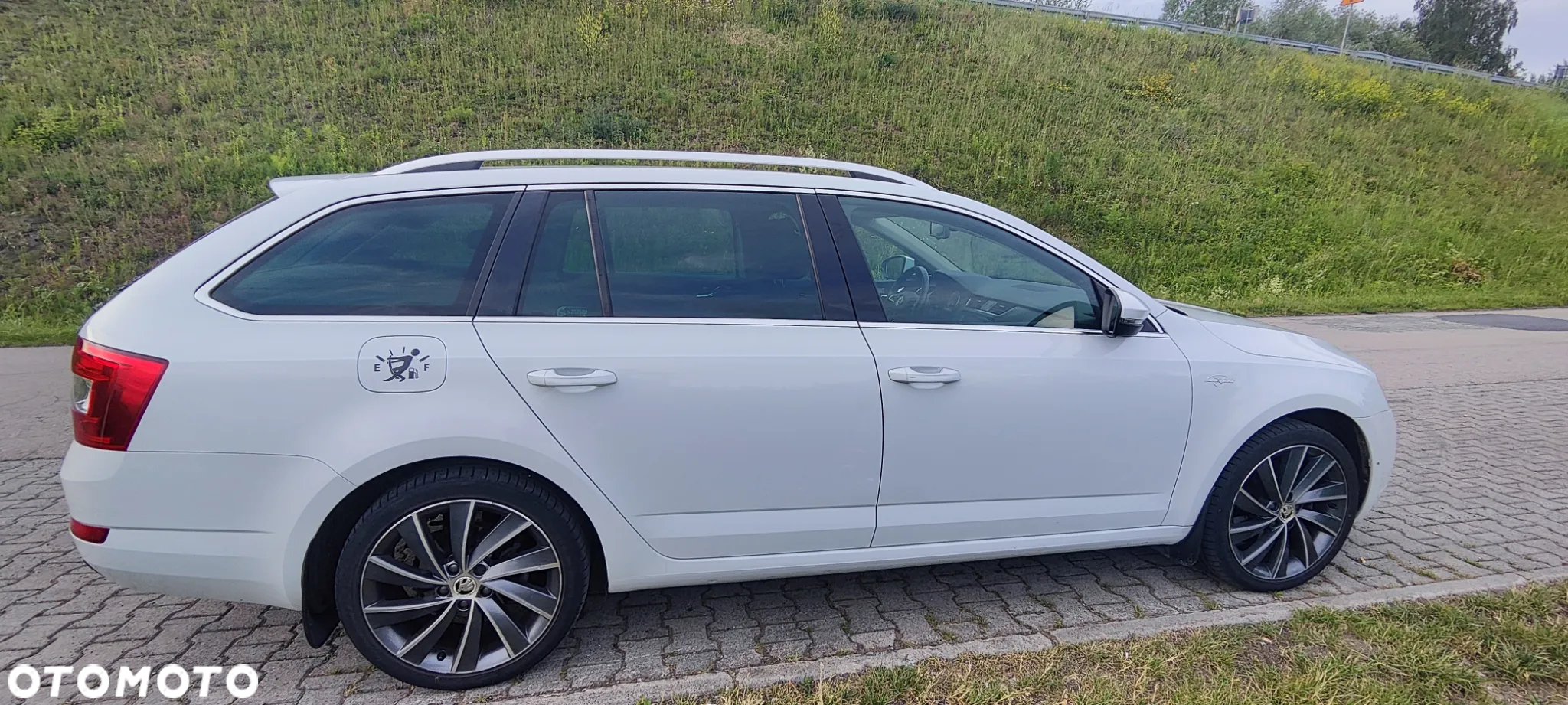 Skoda Octavia 2.0 TDI 4x4 L&K DSG - 4