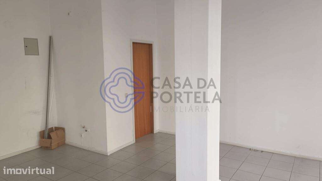 Espaço Comercial em Rio Tinto – Localização com Serviços e Comércio - Grande imagem: 4/8