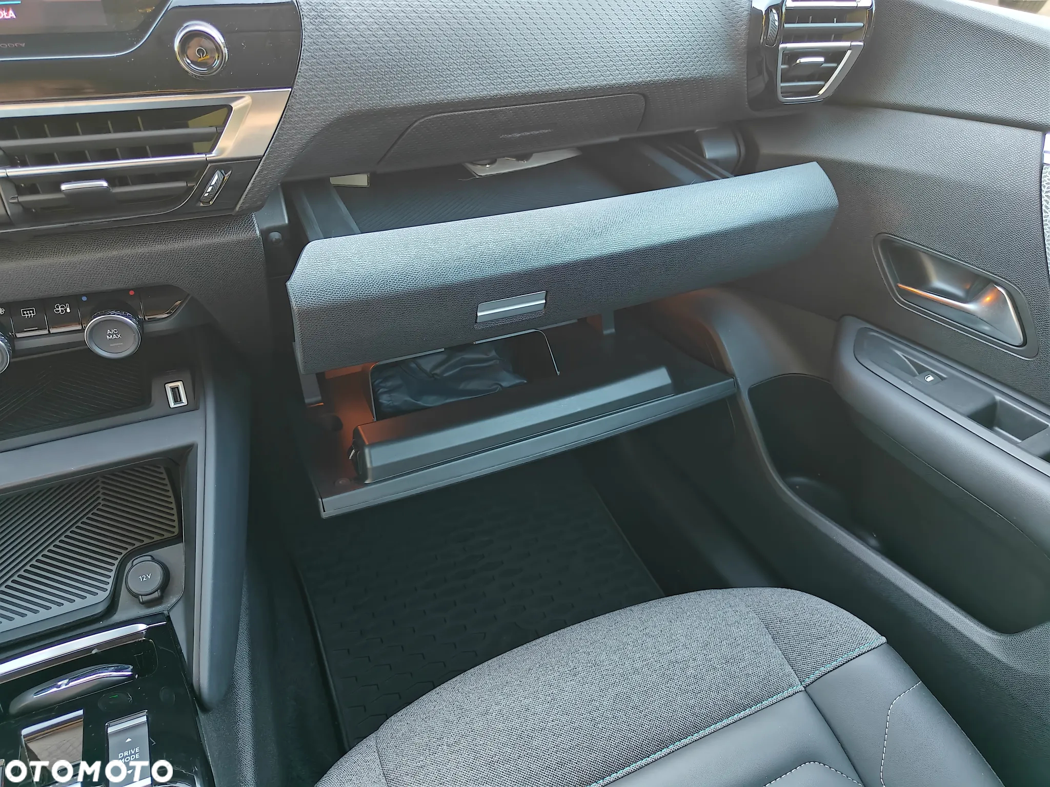 Citroën C4 BlueHDi 130 Stop&Start EAT8 SHINE - 19