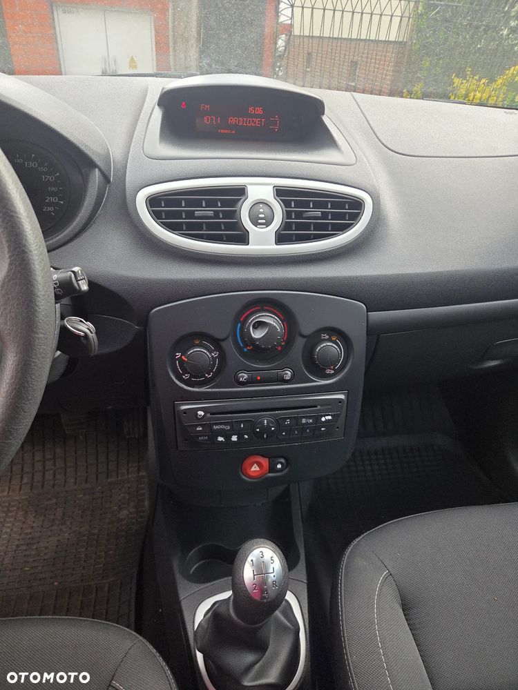 Renault Clio - 20