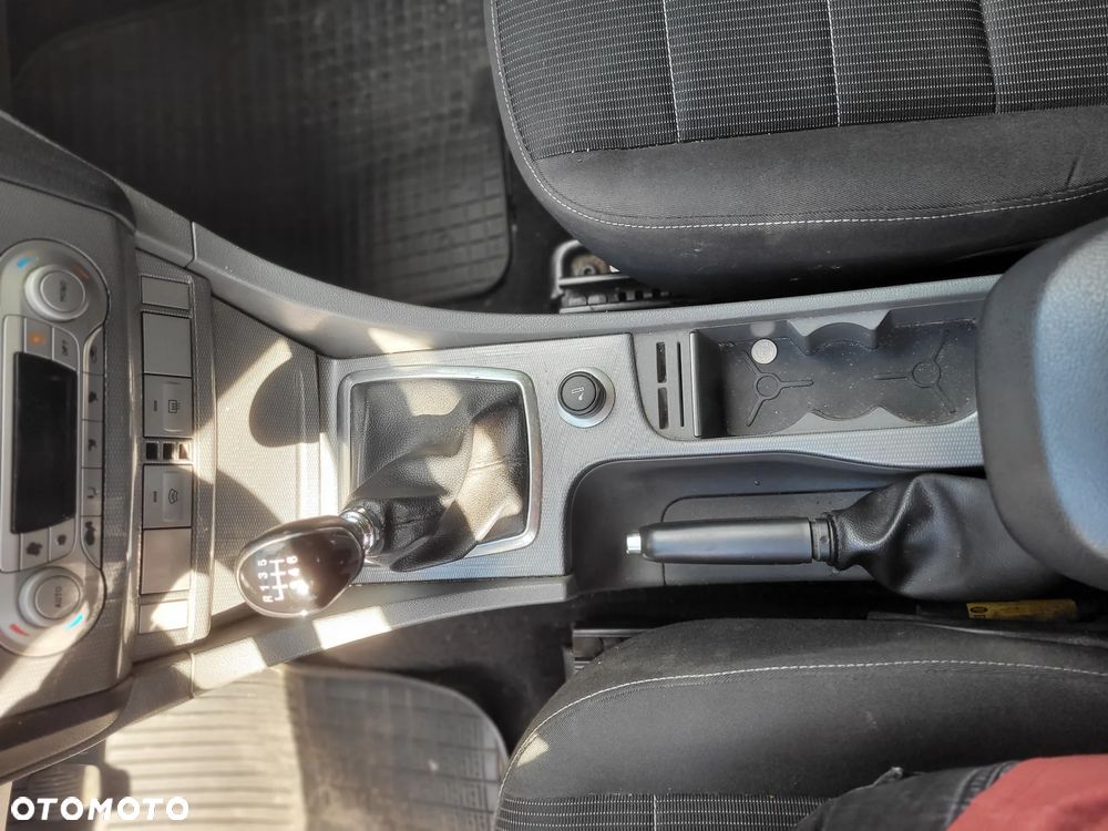 Ford Focus 2.0 TDCi DPF Ghia - 10