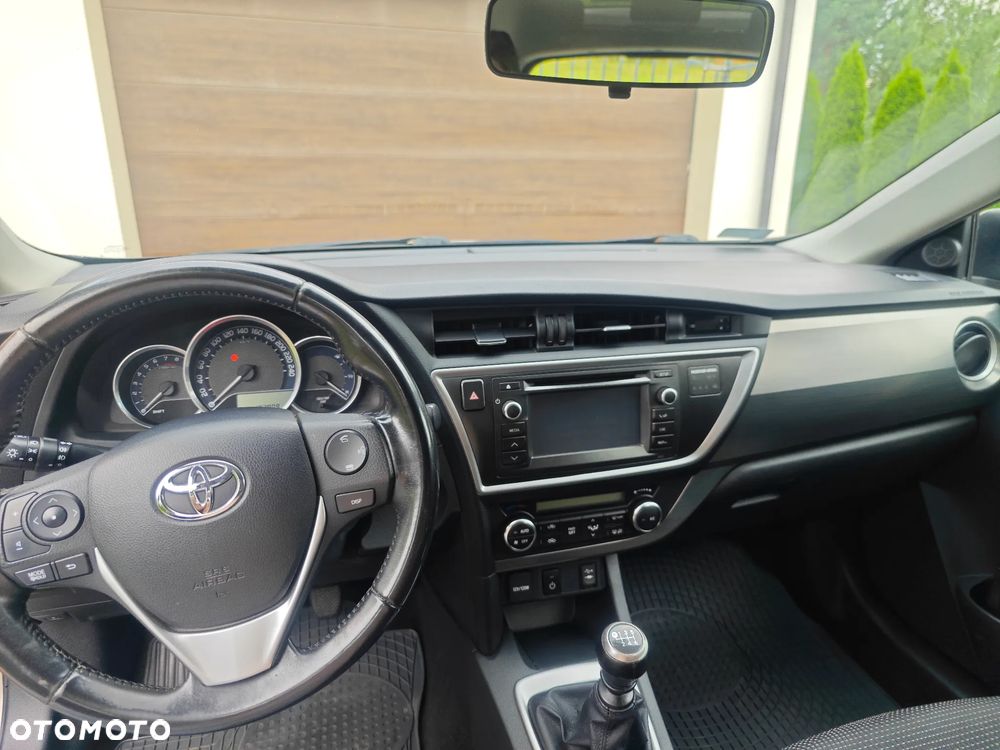 Toyota Auris 1.6 Premium - 25