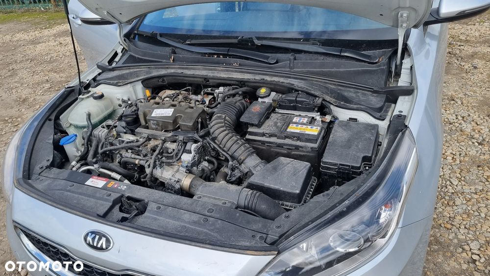 Kia Ceed 1.6 CRDi (48V Mild-Hybrid) Spirit - 30