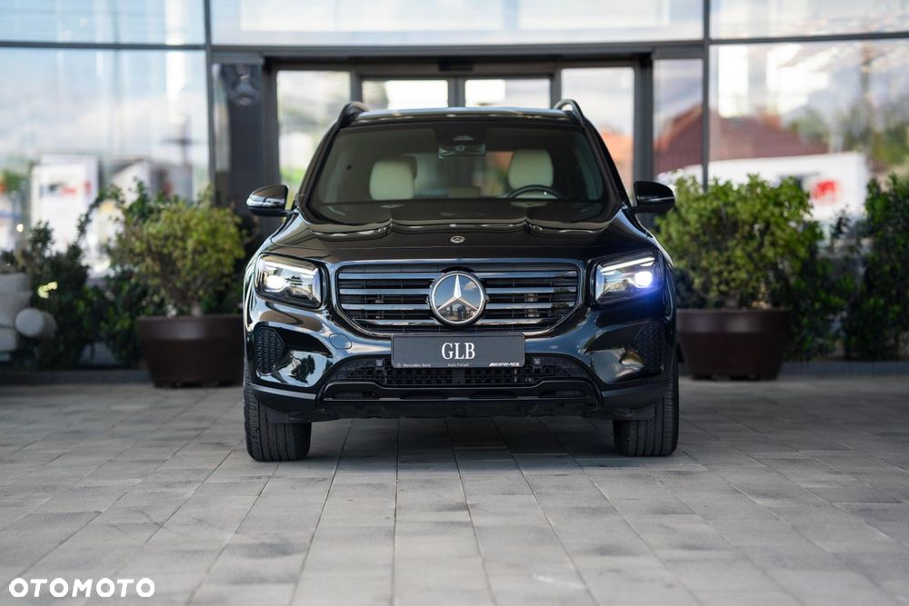 Mercedes-Benz GLB 200 Progressive 7G-DCT - 2