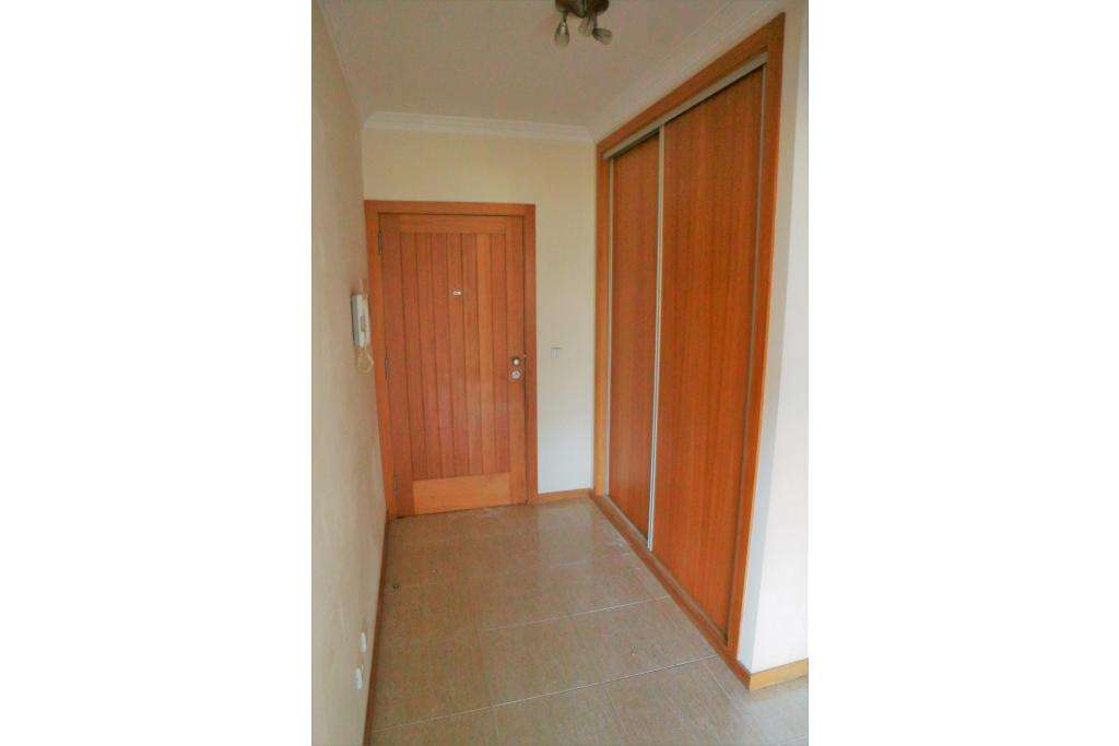 Apartamento T3 Equipado e com Garagem - Grande imagem: 4/14