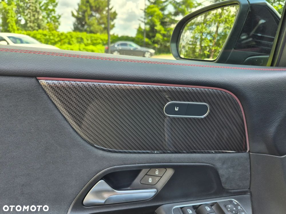 Mercedes-Benz GLB 200 AMG Line 7G-DCT - 18