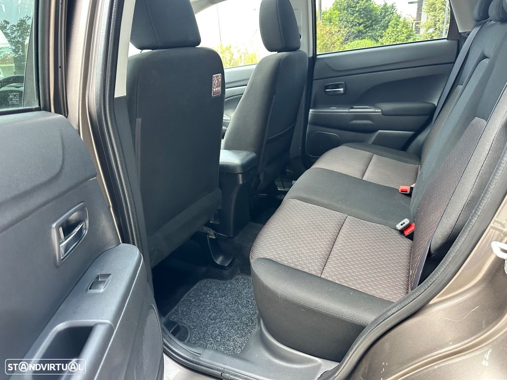 Mitsubishi ASX 1.6 MIVEC Intense - 30