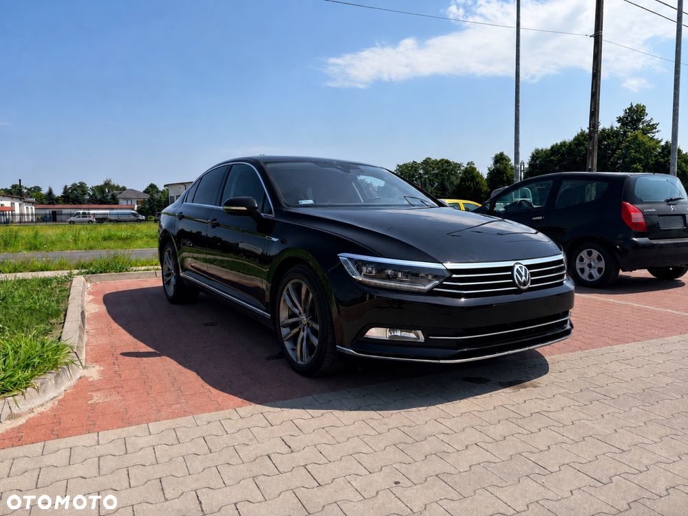 Volkswagen Passat - 1