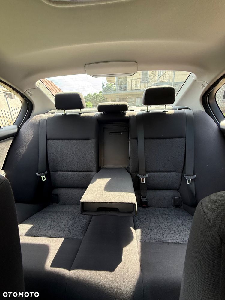 BMW Seria 3 318i - 21