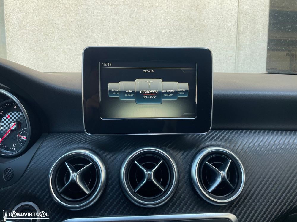 Mercedes-Benz A 180 d AMG Line - 12