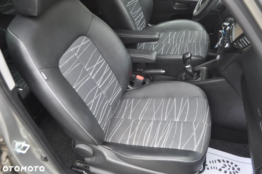Kia Venga 1.4 CVVT Business Line - 22