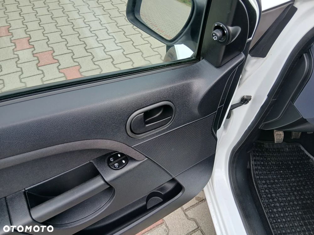 Ford Fiesta - 15