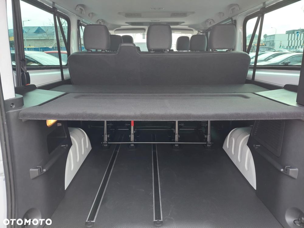 Renault Trafic - 12