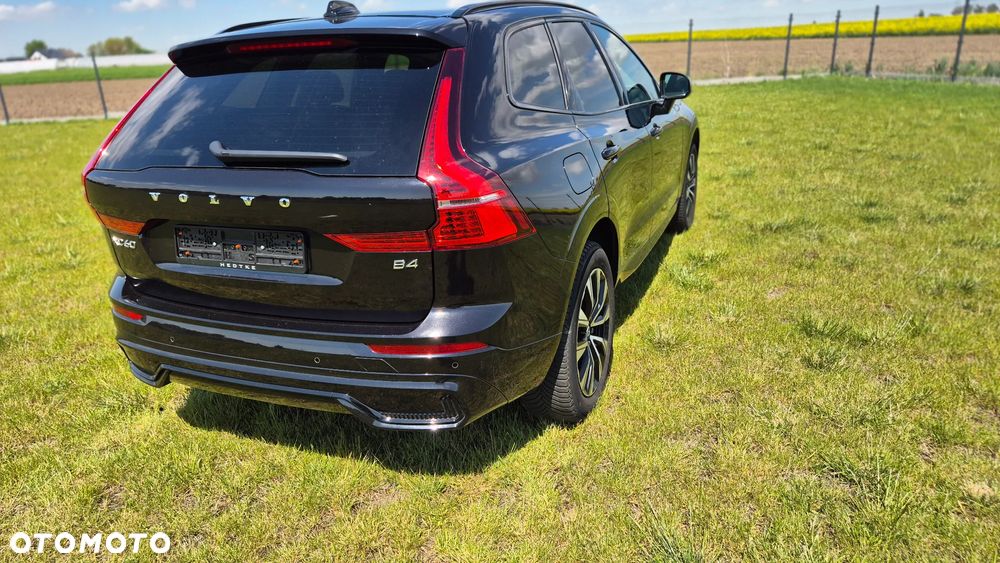 Volvo XC 60 B4 D Plus Dark - 3