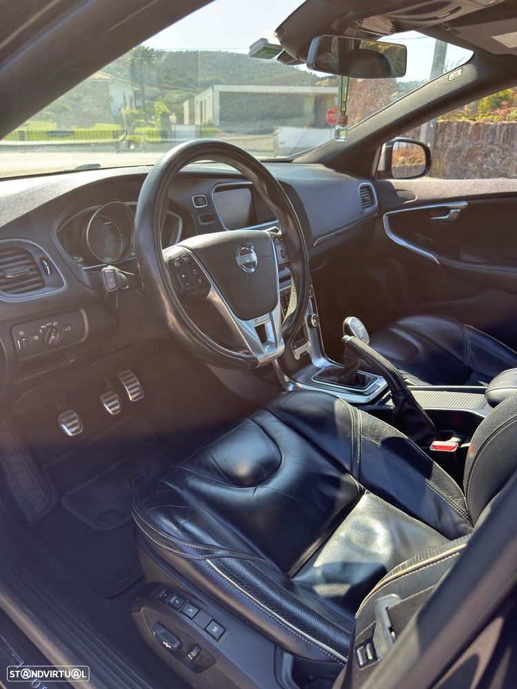 Volvo V40 D2 R Design - 14