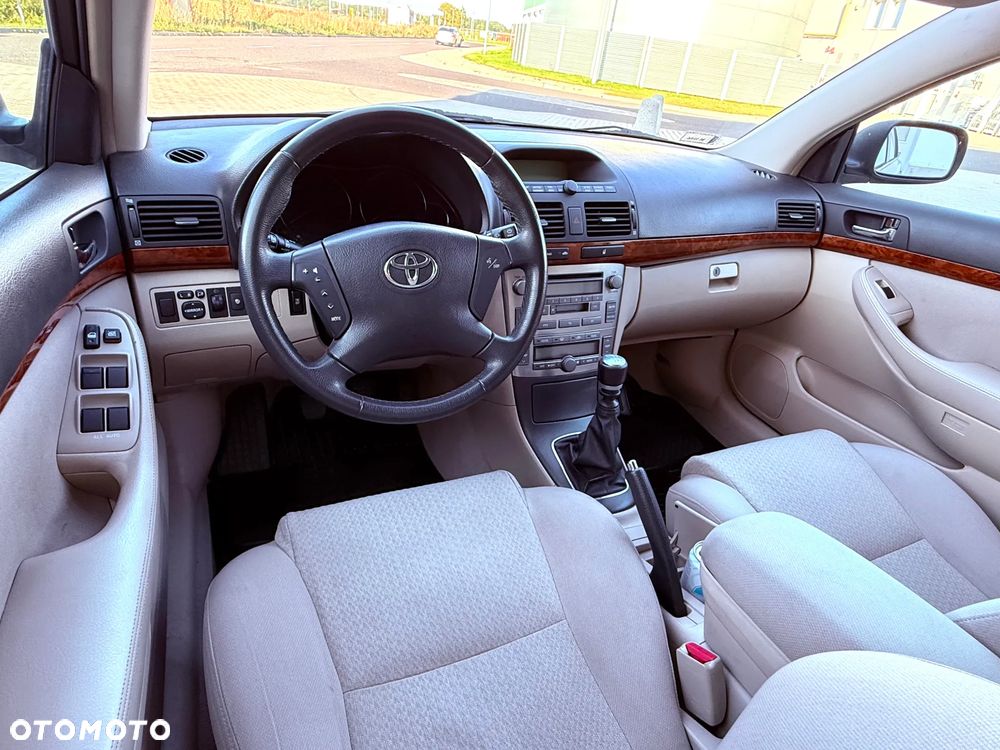 Toyota Avensis 2.2 D-4D Prestige - 20