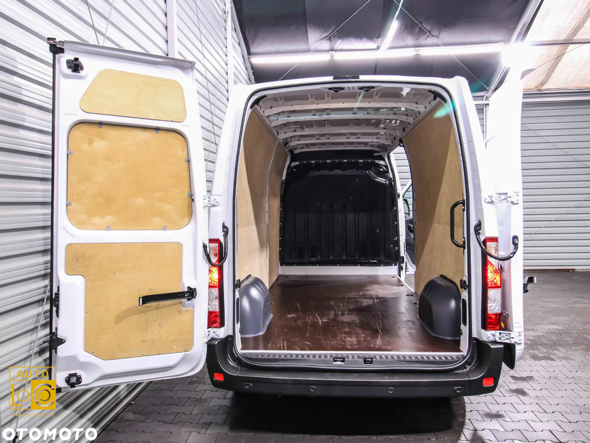 Renault MASTER FURGON - 12