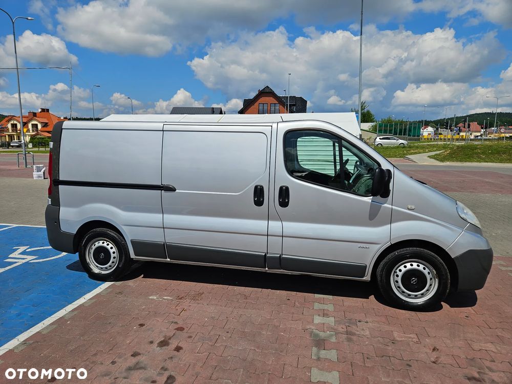 Opel Vivaro - 11