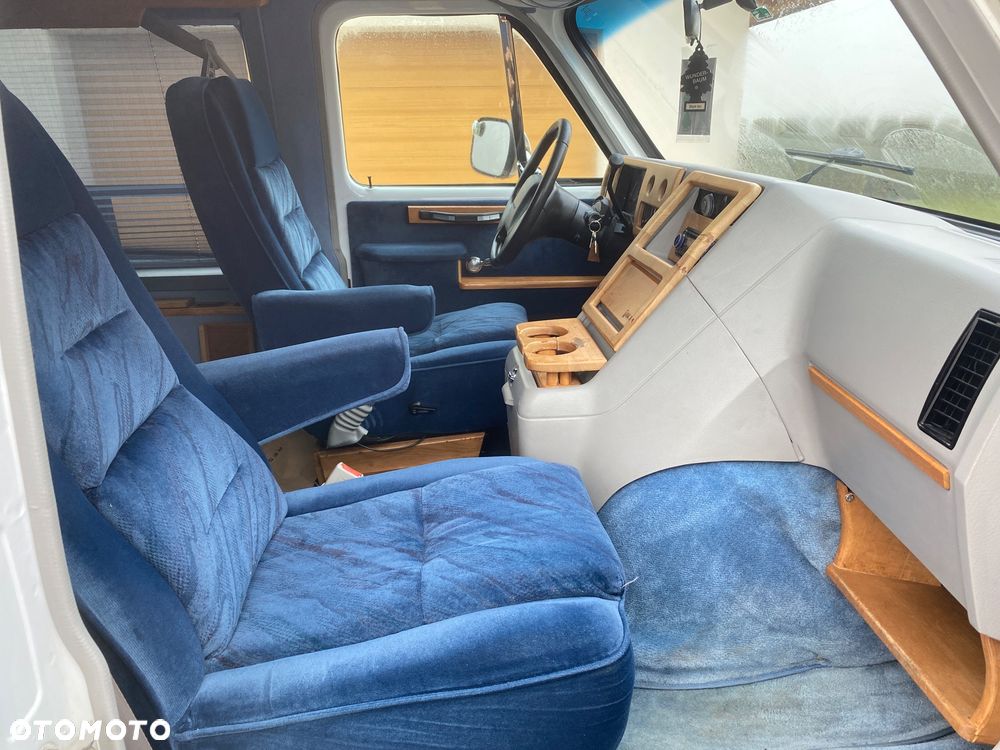 Chevrolet Chevy Van - 8