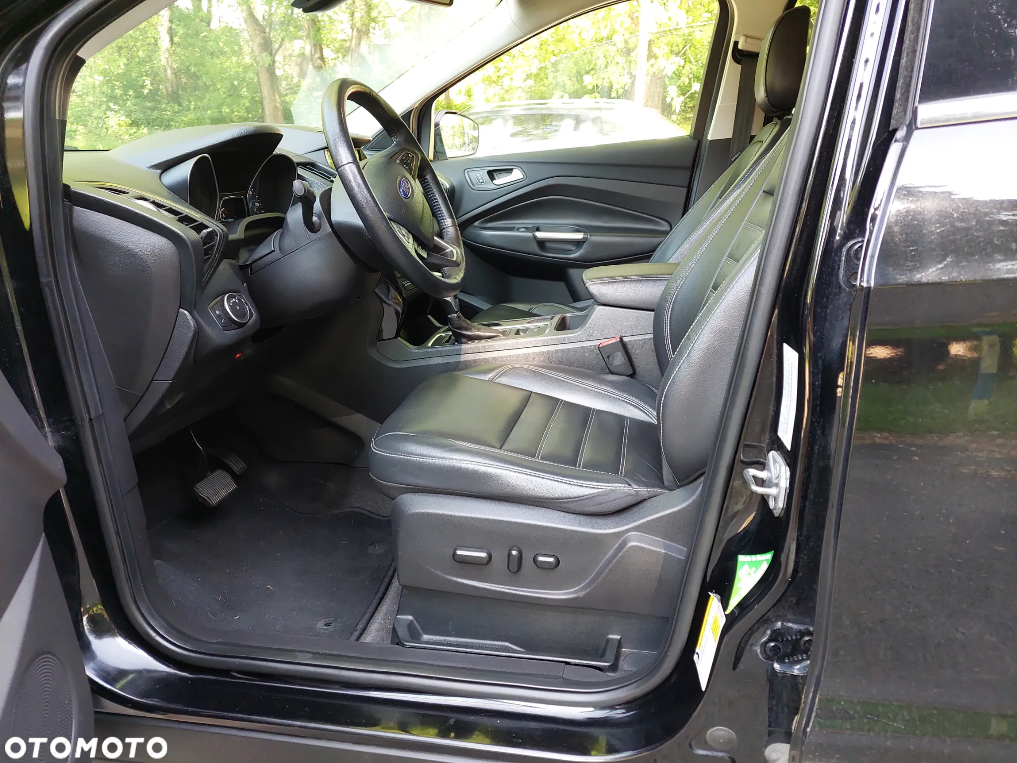 Ford Escape 2.0 EcoBoost AWD Titanium - 29