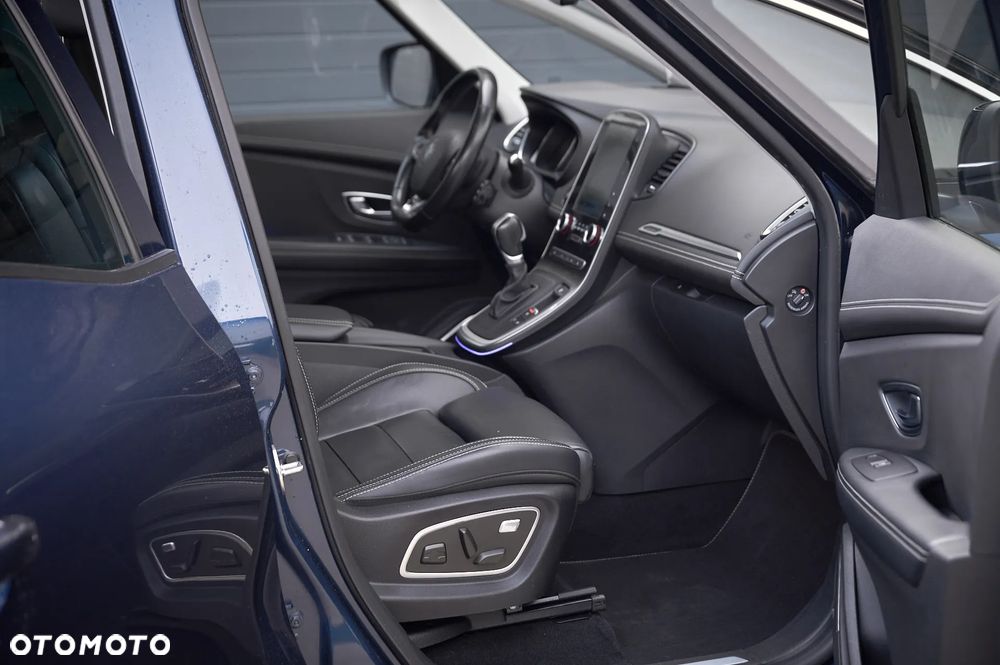 Renault Grand Scenic - 13