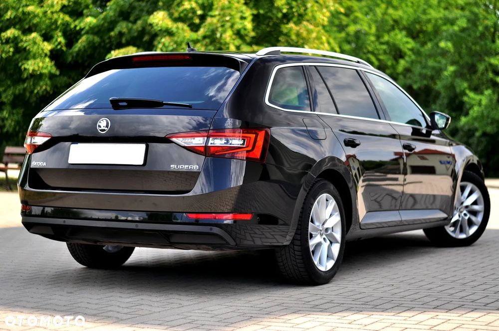 Skoda Superb 2.0 TDI Premium Edition - 15