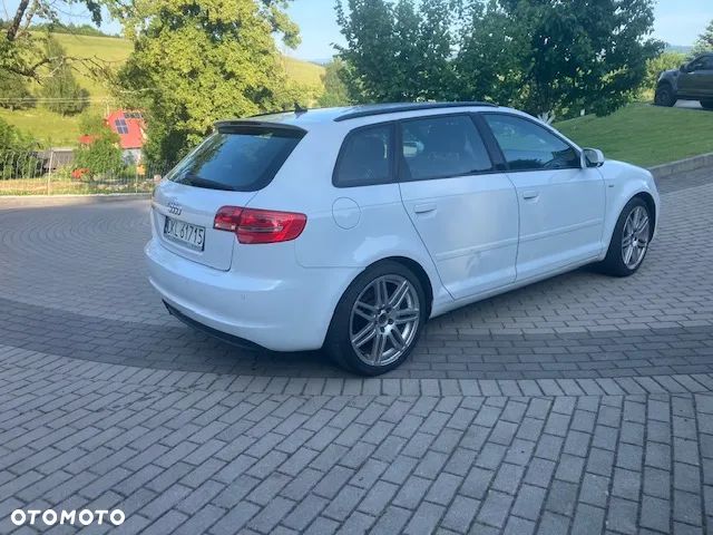 Audi A3 2.0 TDI DPF quattro S line Sportpaket - 2