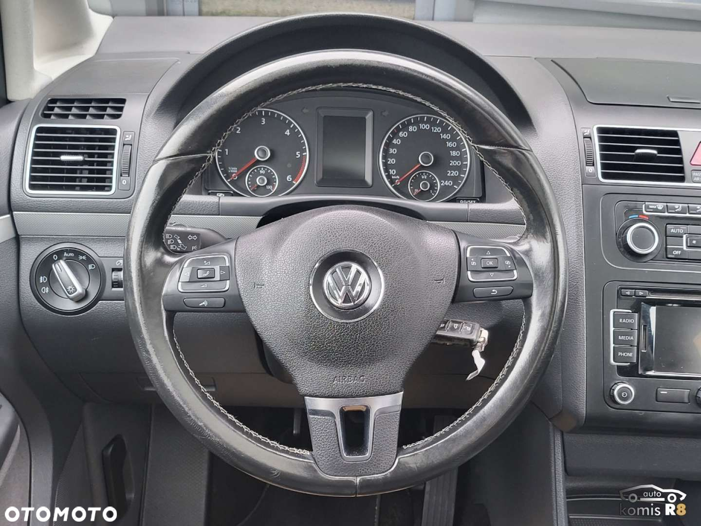 Volkswagen Touran - 20