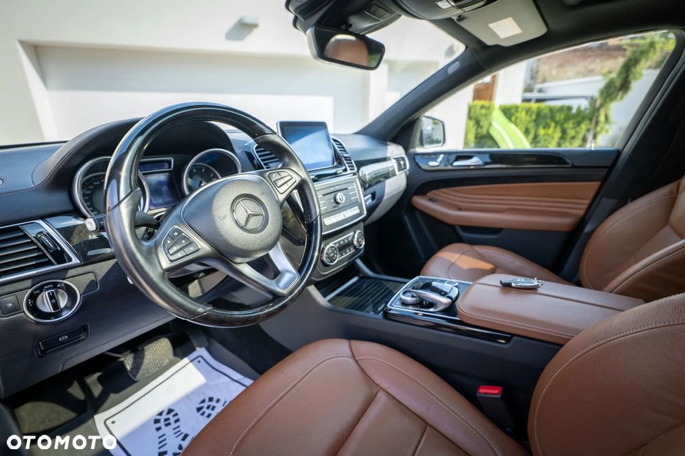 Mercedes-Benz GLE 400 4Matic 9G-TRONIC AMG Line - 25