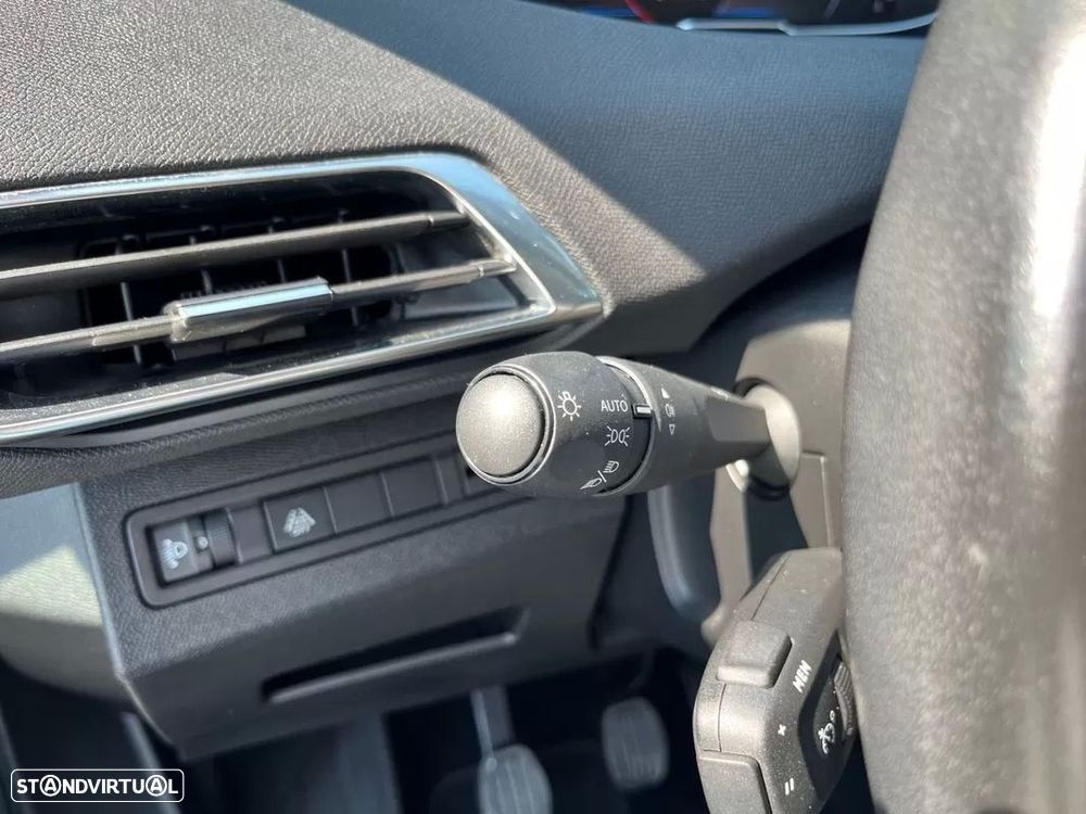 Peugeot 3008 1.5 BlueHDi Active - 13