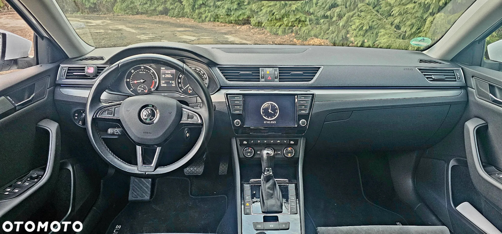 Skoda Superb Combi 2.0 TDI DSG Ambition - 6