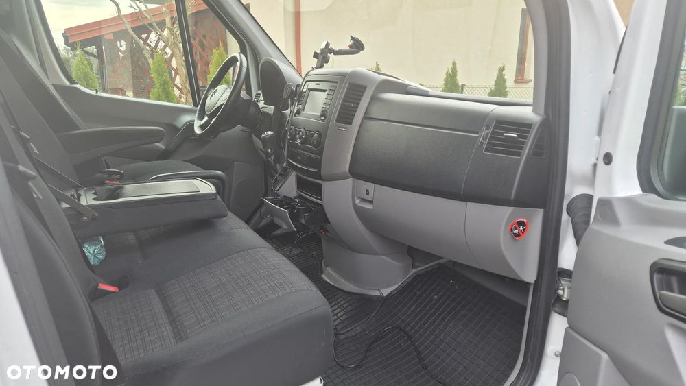 Mercedes-Benz SPRINTER 319 - 2