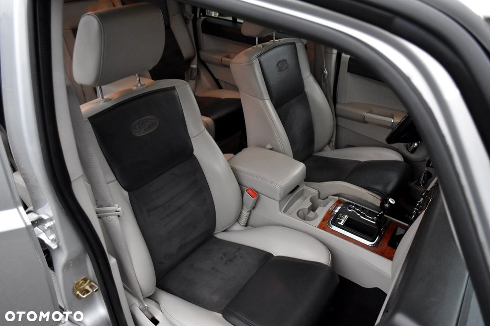 Jeep Commander 3.0 CRD DPF Automatik Overland - 25