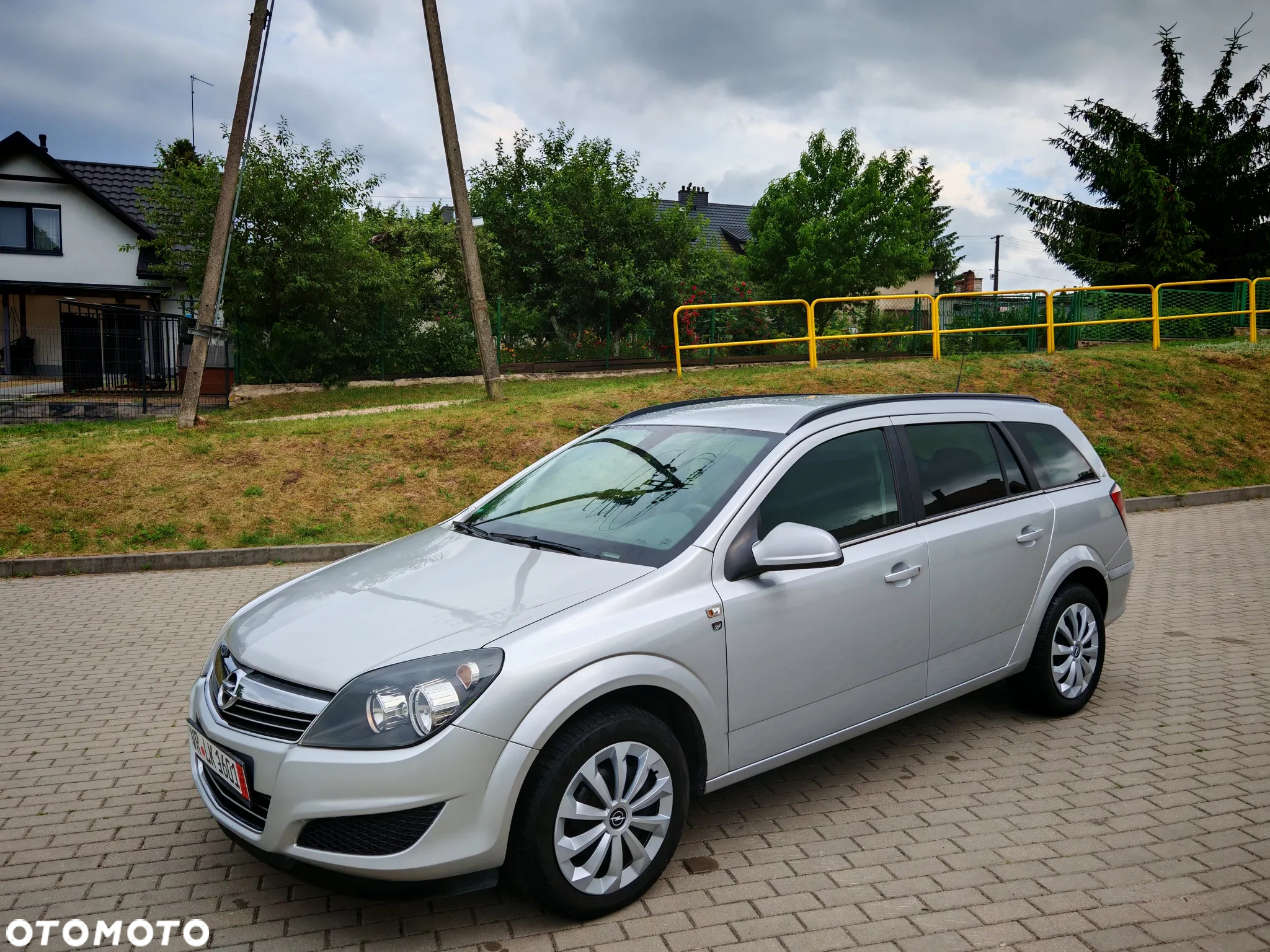 Opel Astra 1.7 CDTI Caravan DPF Edition 111 Jahre - 3