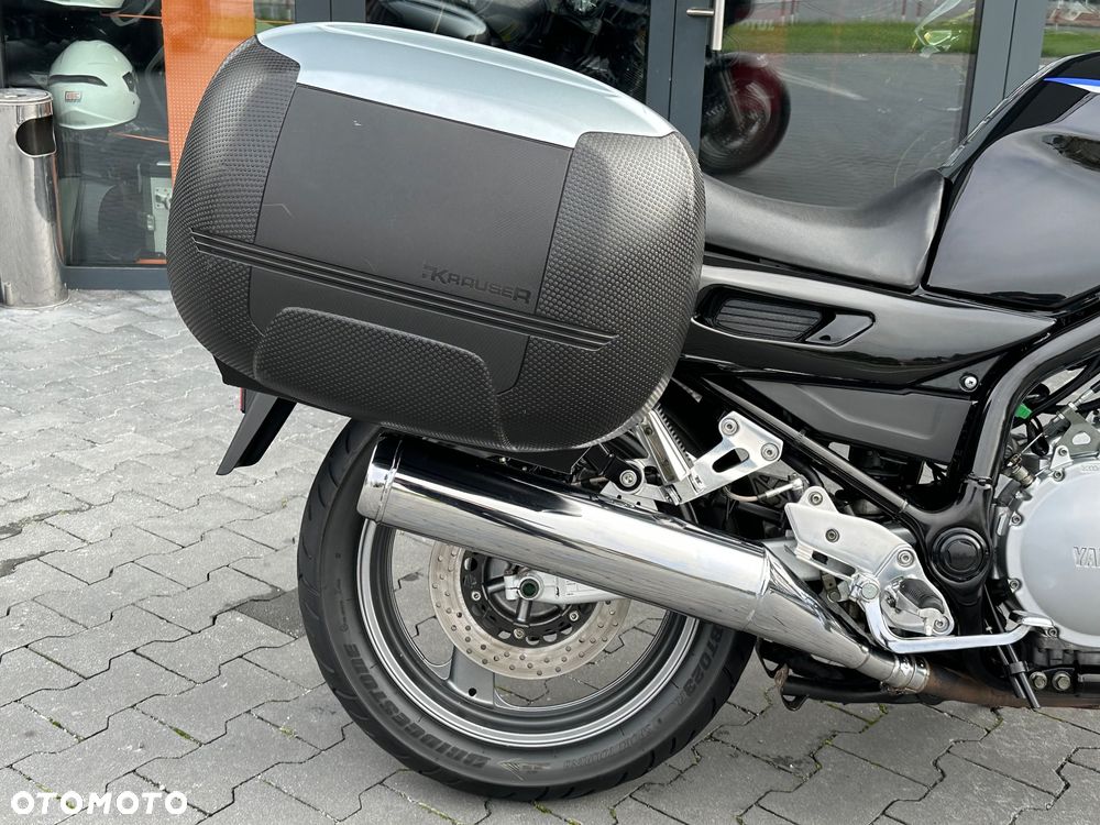 Yamaha XJ - 6