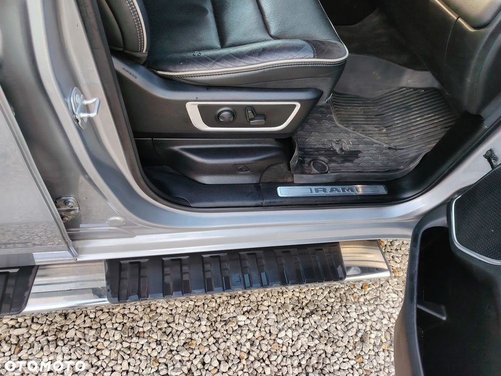 RAM 1500 5.7 Crew Cab Laramie - 23