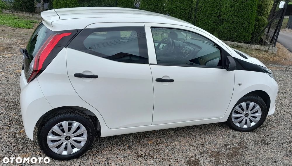 Toyota Aygo x - 23