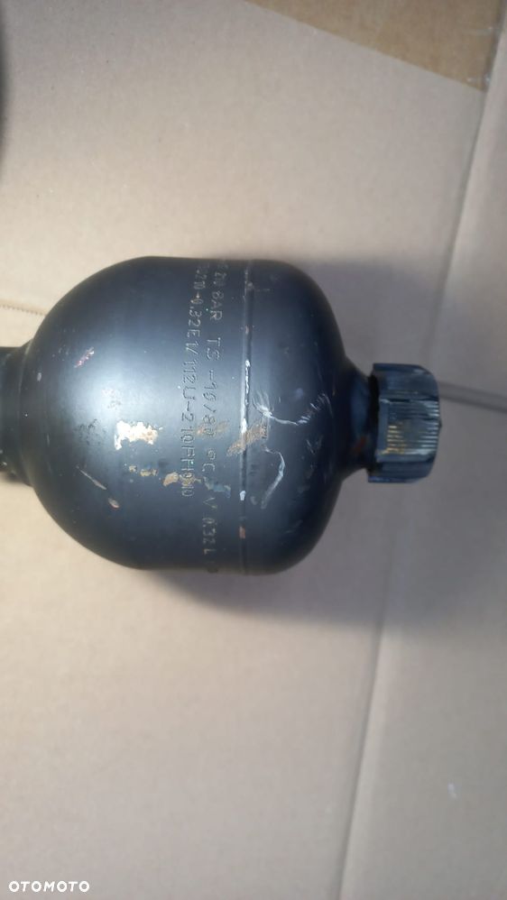 akumulator hydrauliczny 0825552 volvo l30b 2013r - 7