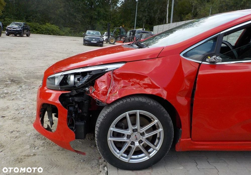 Kia Ceed - 11
