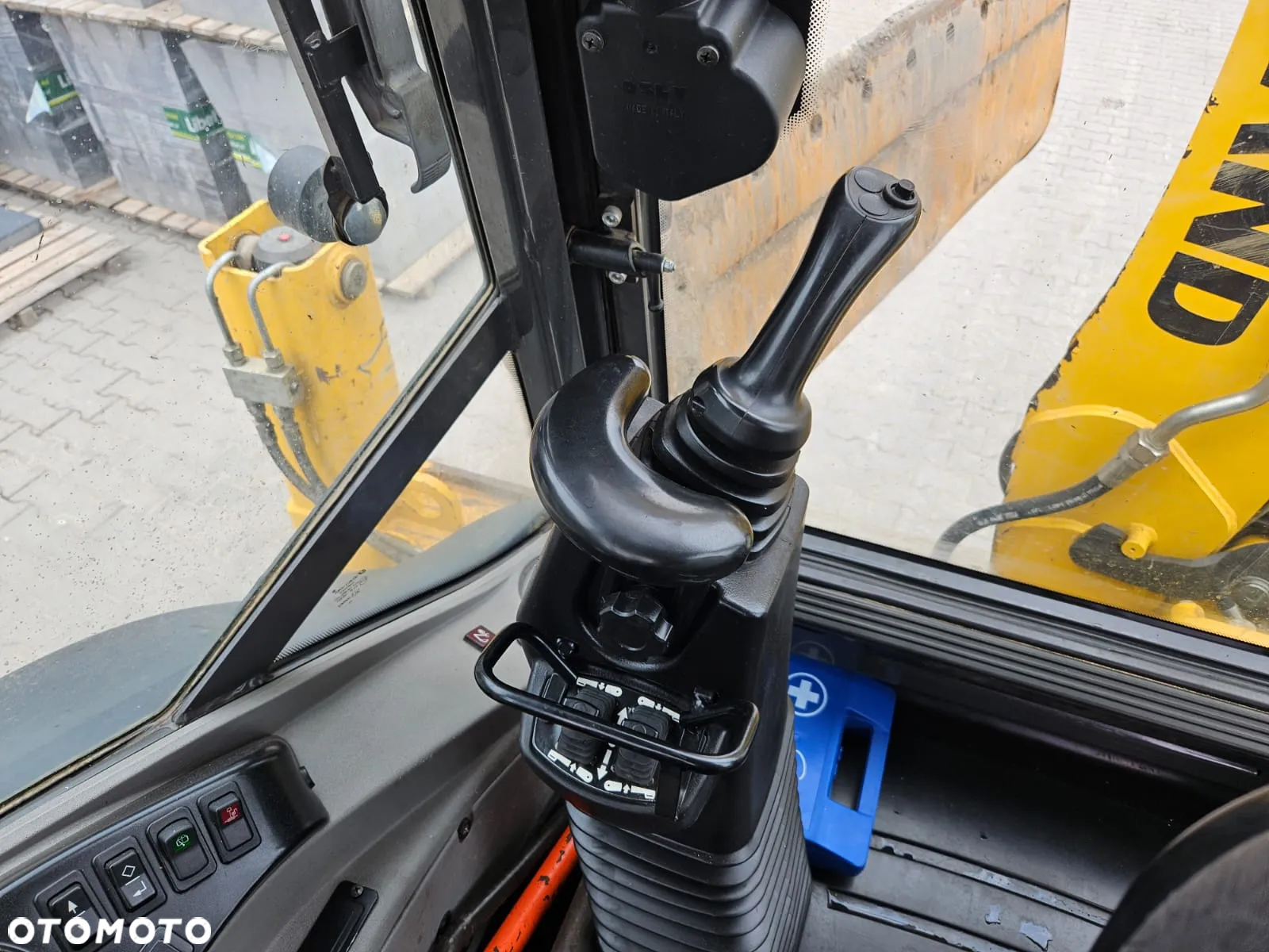 New Holland B115B - 12