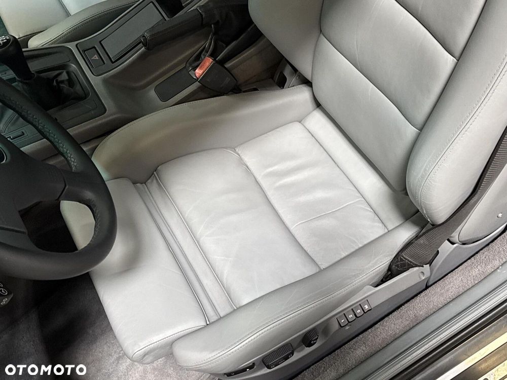 BMW Seria 8 - 14