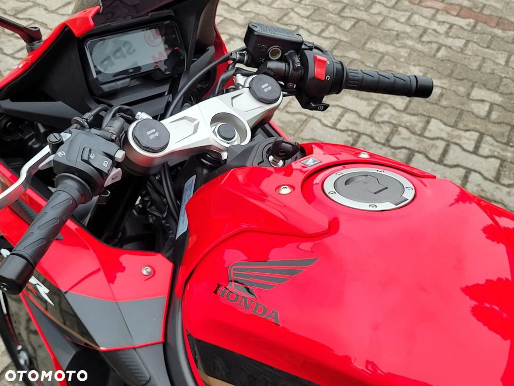 Honda CBR - 19