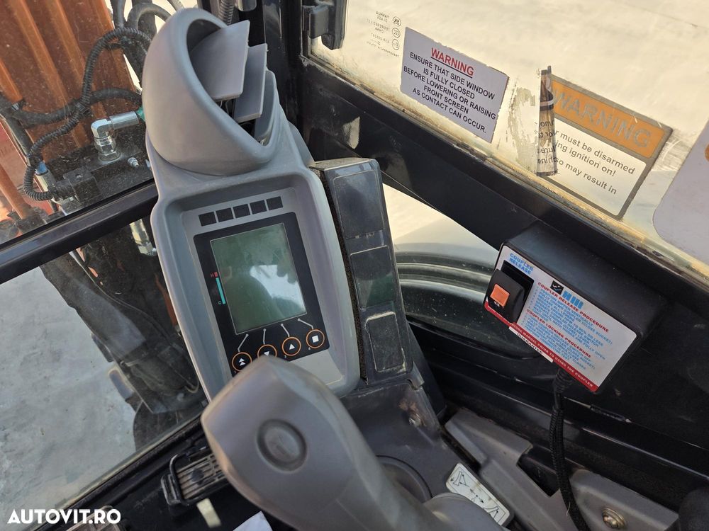 Hitachi ZX33U-6, 2023, 1.905 ore, Masa operationala 3,7 tone, CUPLA RAPIDA HIDRAULICA si 3 CUPE NOI, Lama nivelare, ad sapare 3,5m, latime 1,55m, aer conditionat, antifurt, inst picon, ridica 2,7t, posibil leasing 4 ani, PROMOTIE 36.900 EUR+Tva - 26