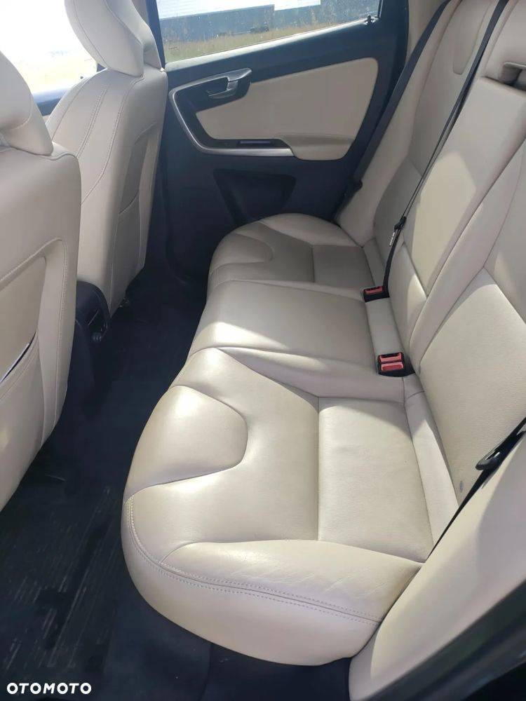 Volvo XC 60 T5 AWD Drive-E Summum - 7